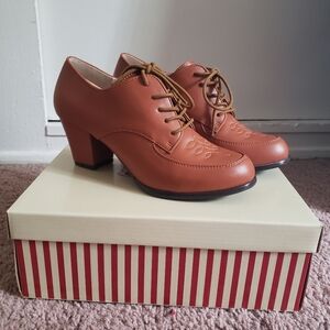 BAIT Footwear But Another Innocent Tale Tan Racer Oxfords Vintage Style 8.5